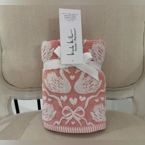 🦢 NWT Home Accents Swan, Hearts & Bow Hand Towel by Nicole Miller